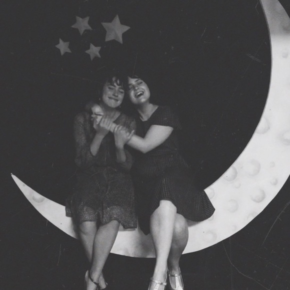 Meet your Posher, Sofia - Picture 1 of 1